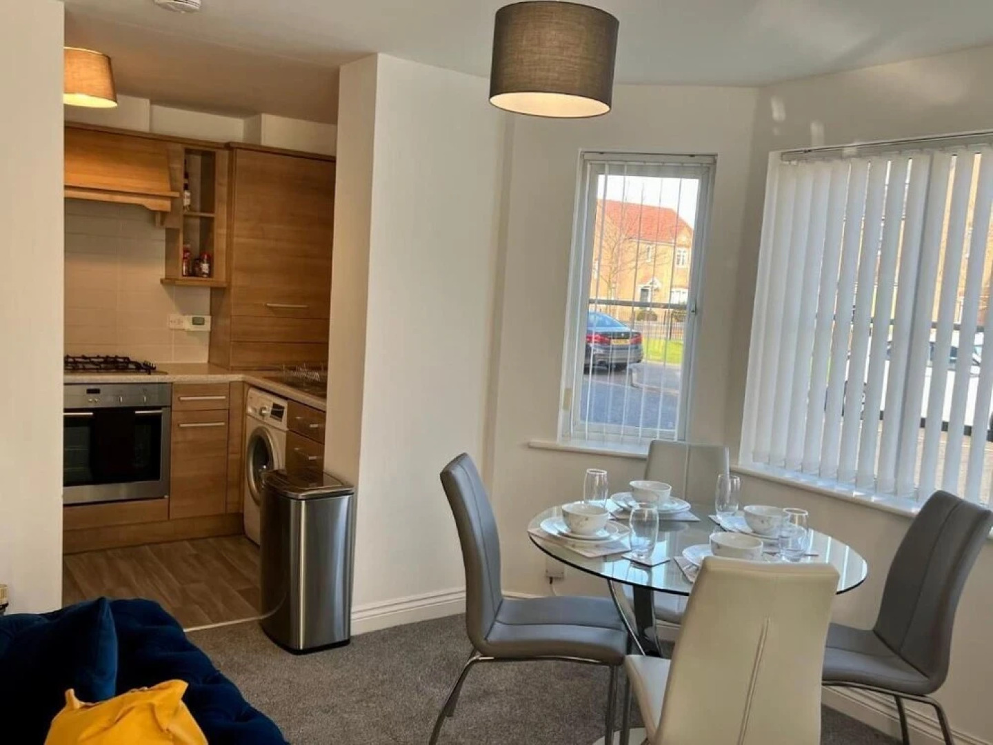 Lovely 2 Bedroom Apartment, 2 Bathrooms Parking