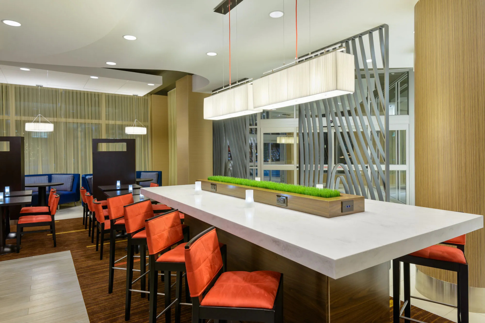 Courtyard Buffalo Downtown / Canalside