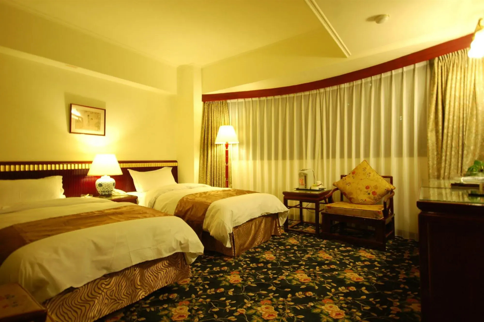 Kiwi Express Hotel Mrt Wen Xin Feng Chia Branch 1