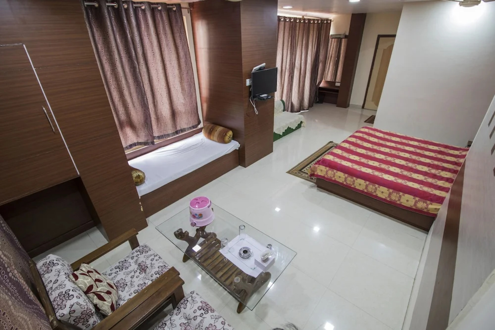 WOW STAYZ2 Misty Meadows