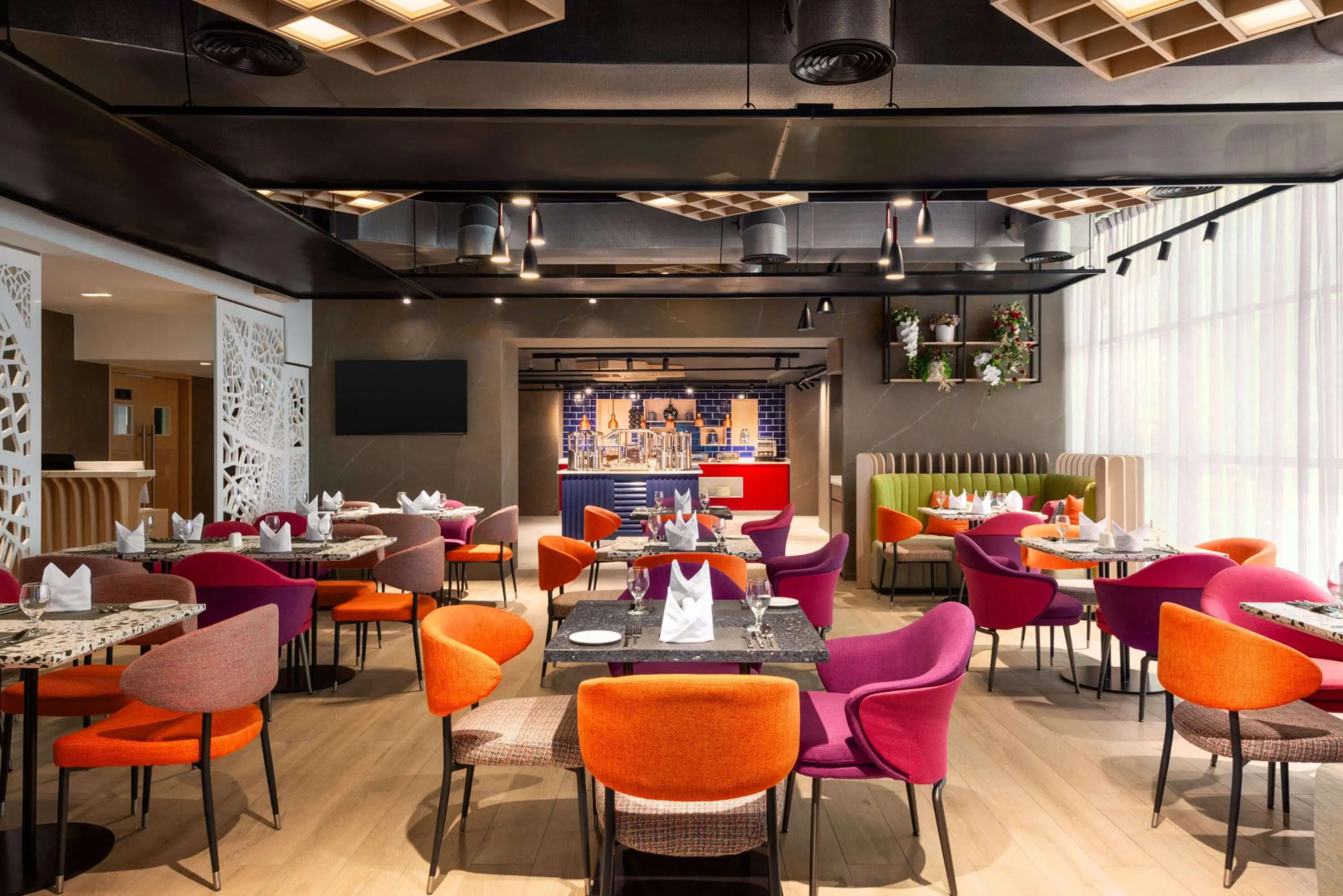 Отель La Quinta by Wyndham Abu Dhabi Al Wahda