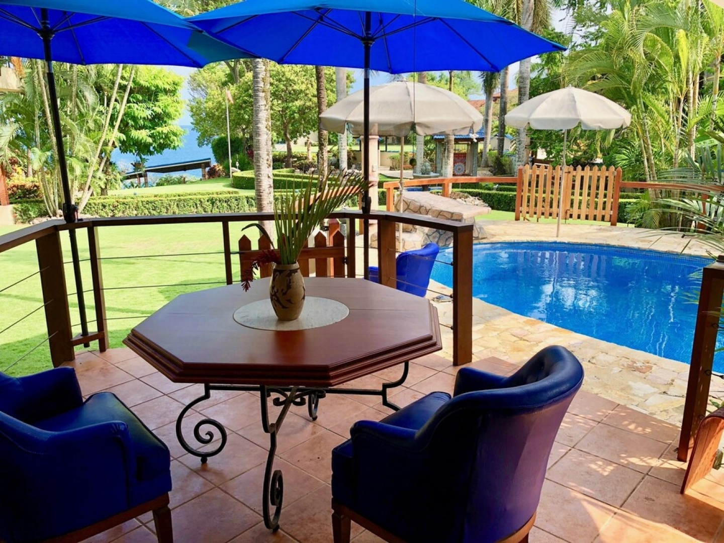 Beach Vacation Home, Private Tango Mar Resort area for 15 guests