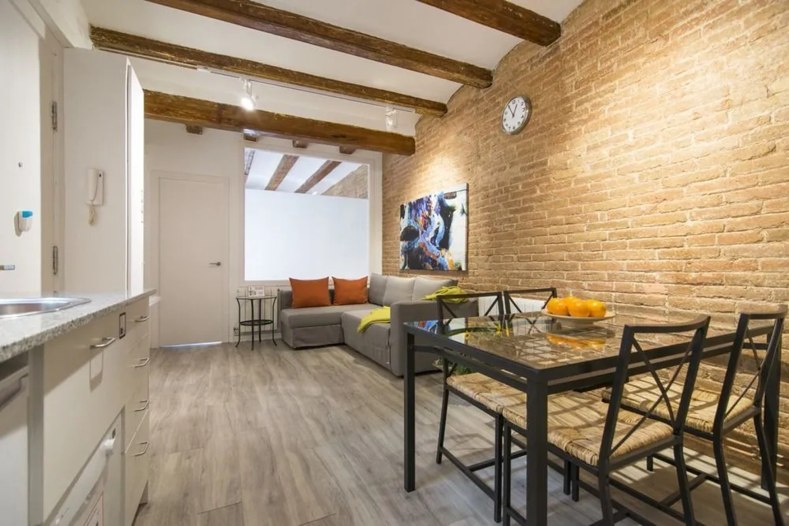 Happy People Ramblas Harbour