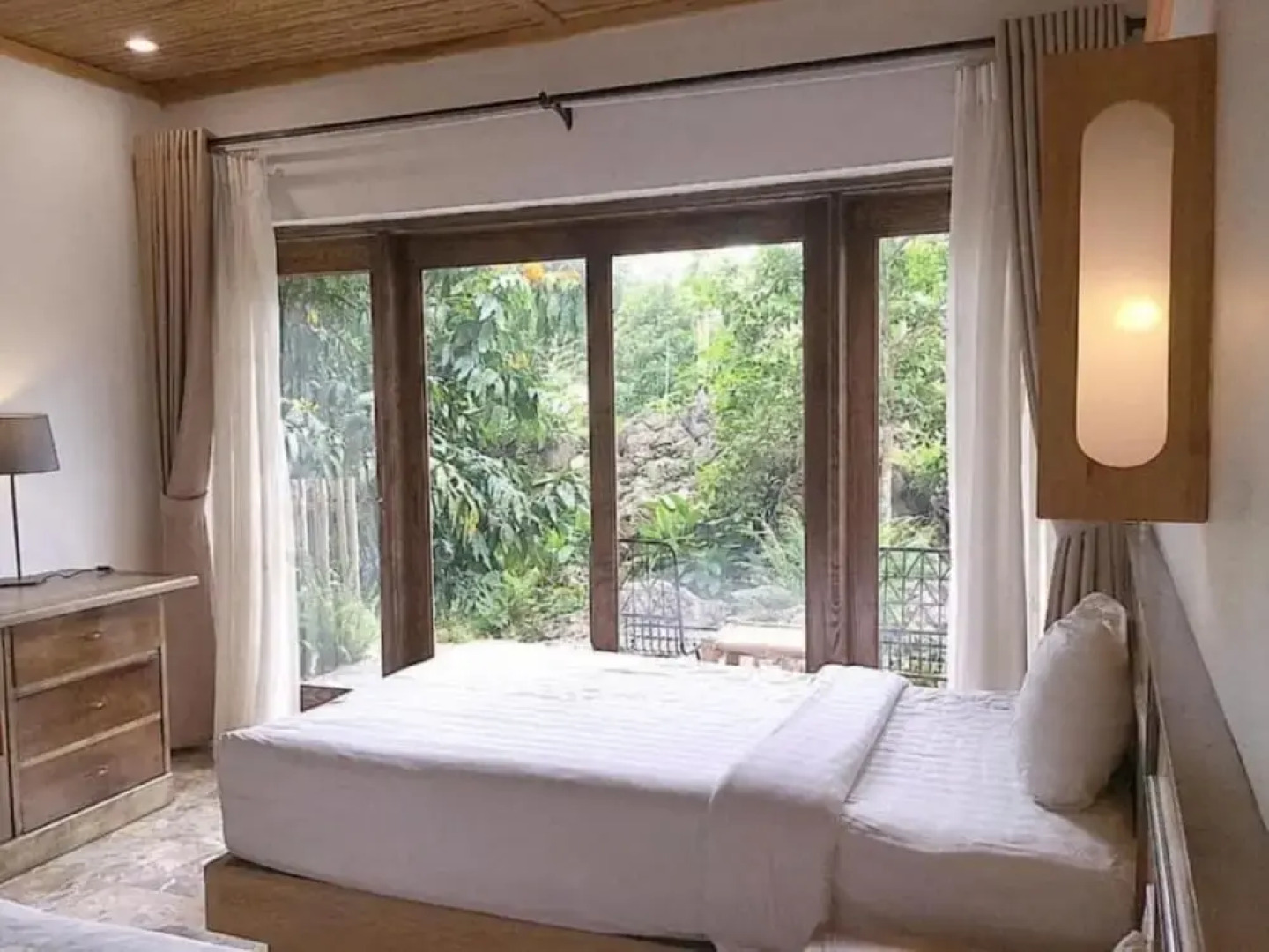 Ba Khan Village Resort