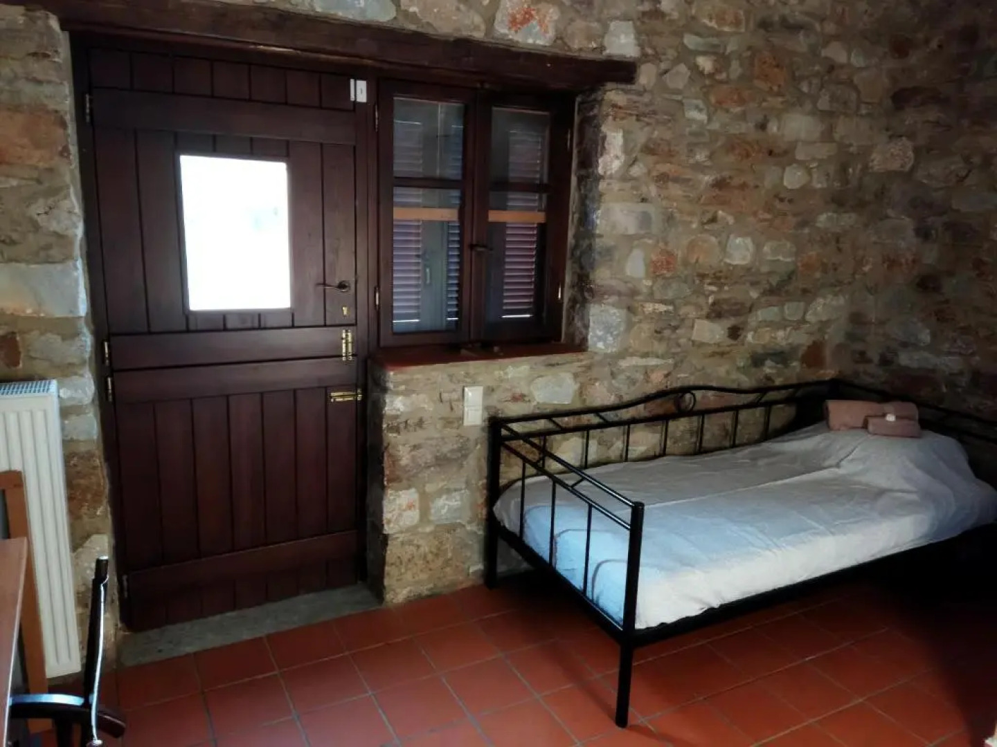 Traditional Stone House - Individual - 4-8 persons