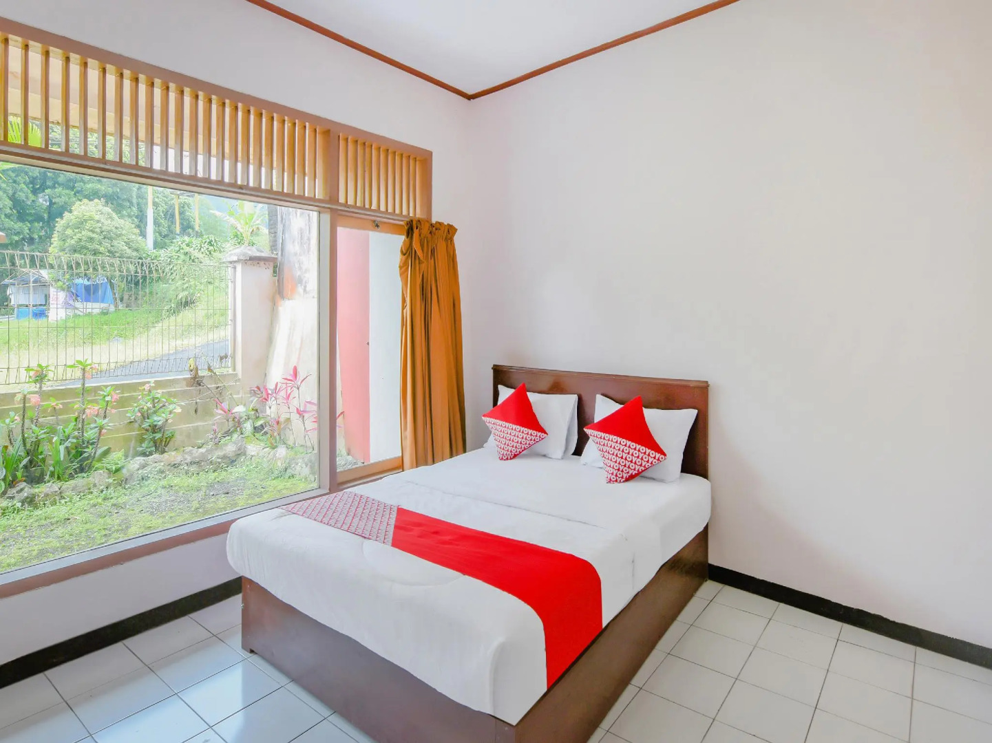 OYO 90258 Hotel New Aprilla