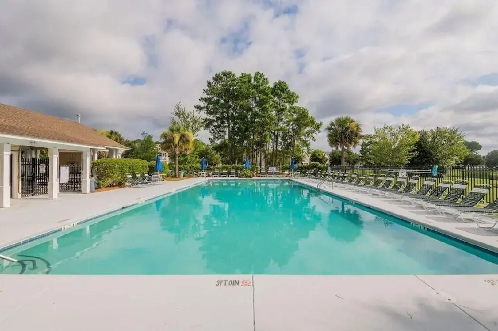 Lowcountry Lodge! In the Heart of Historic Old Town Bluffton SC