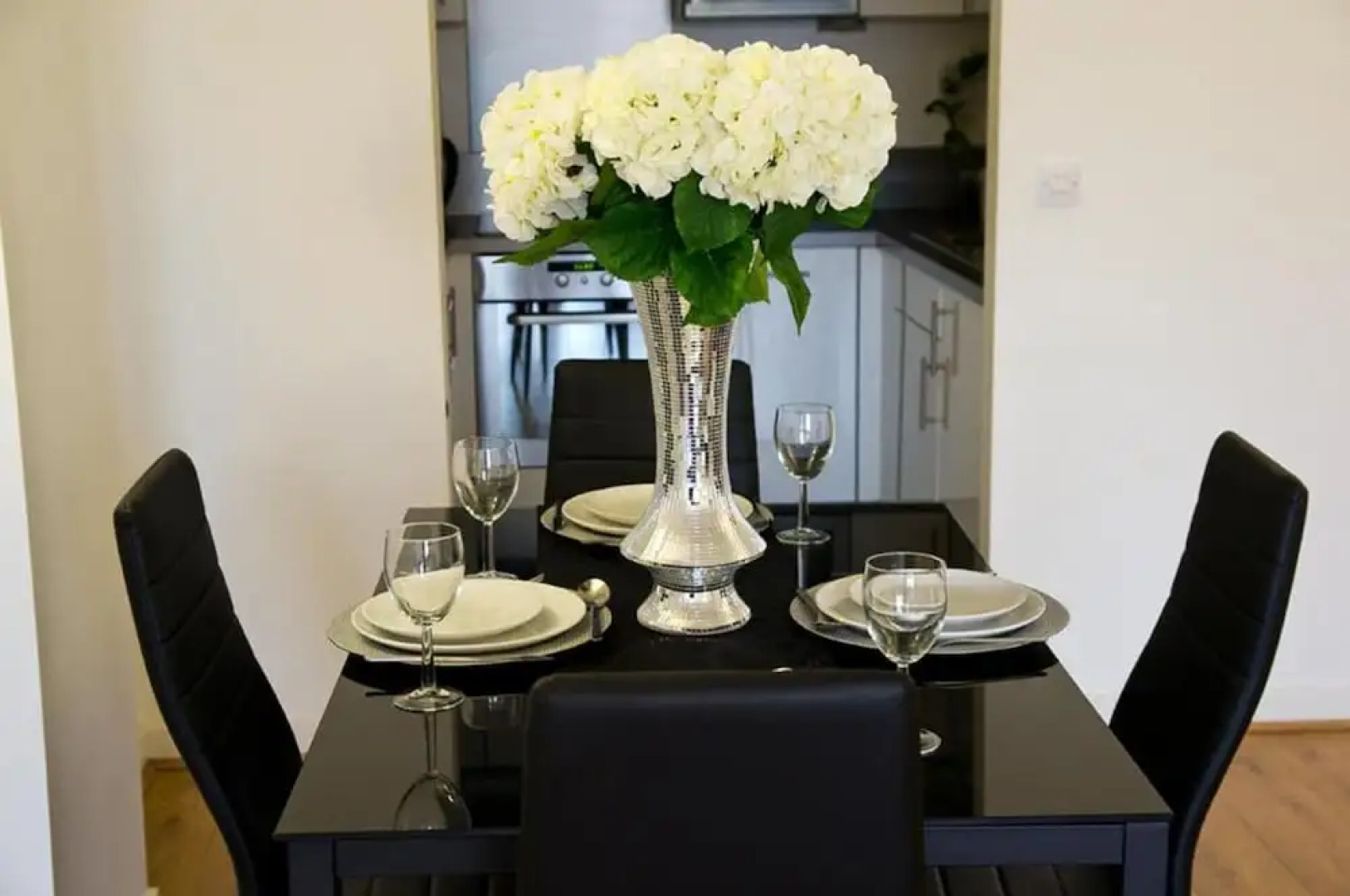 Impeccable 2-bed Apartment in Brentwood