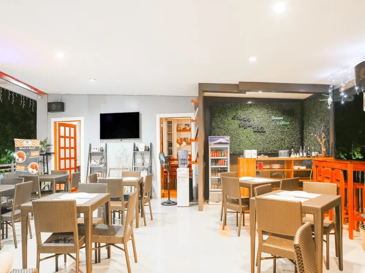 OYO 484 Gonzala Suites