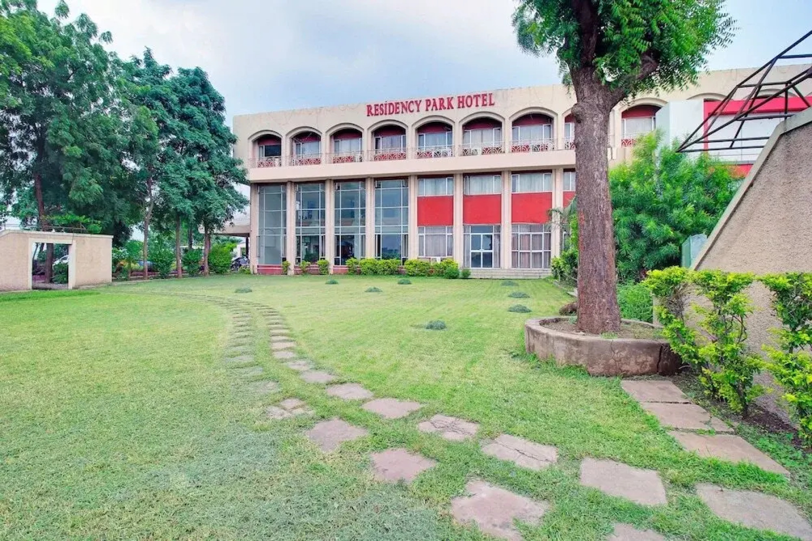 Hotel Residency Park by OYO Rooms