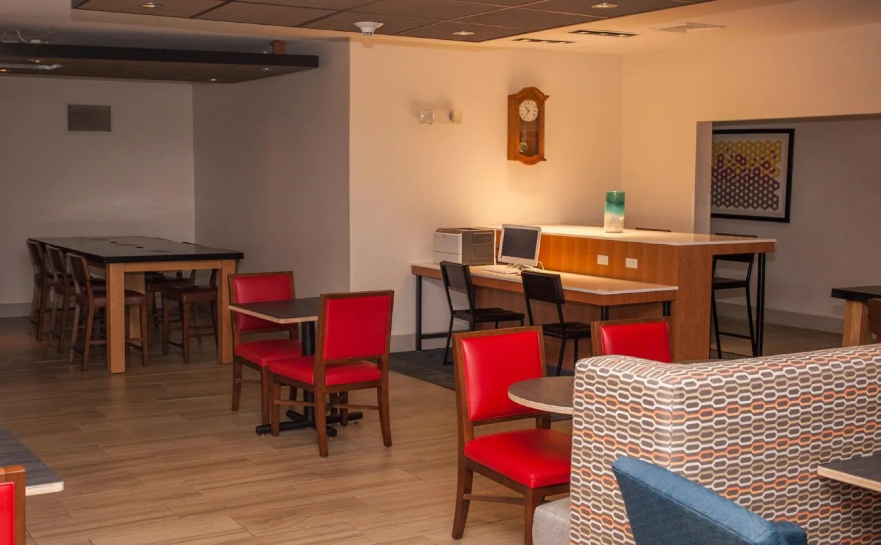 Holiday Inn Express & Suites Logan By IHG