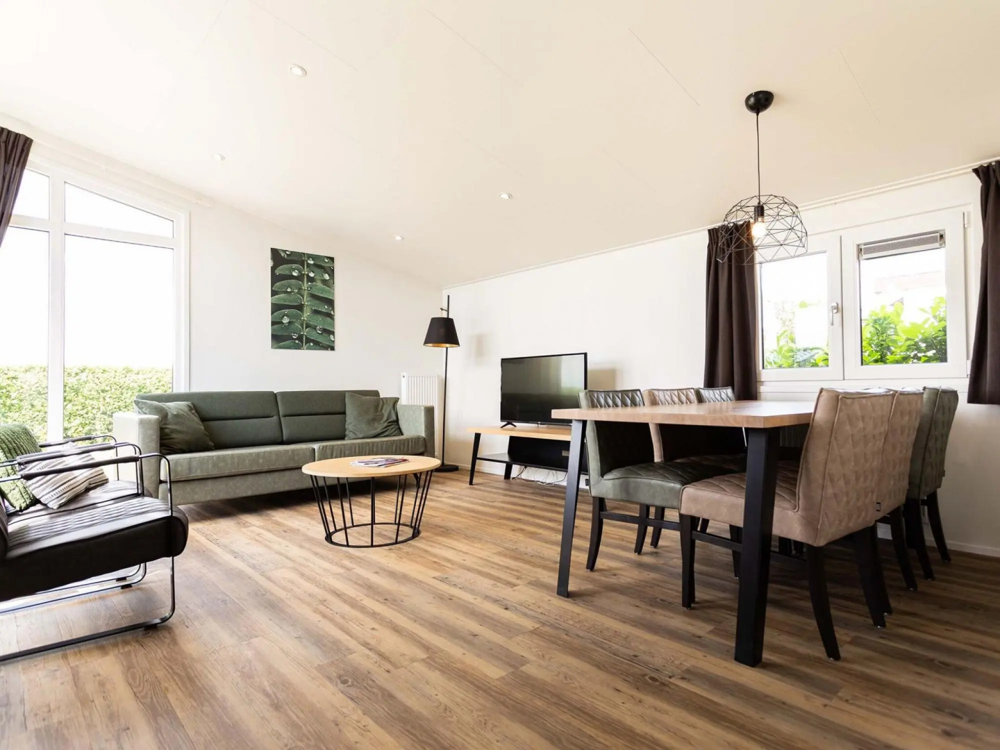 Detached chalet with dishwasher, on a holiday park, 8 km. from beautiful Hoorn