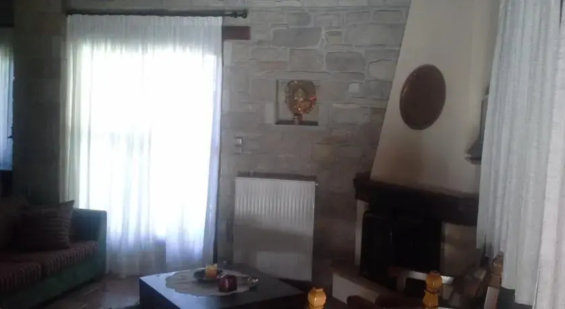 Ta Petrina Tis Elatis