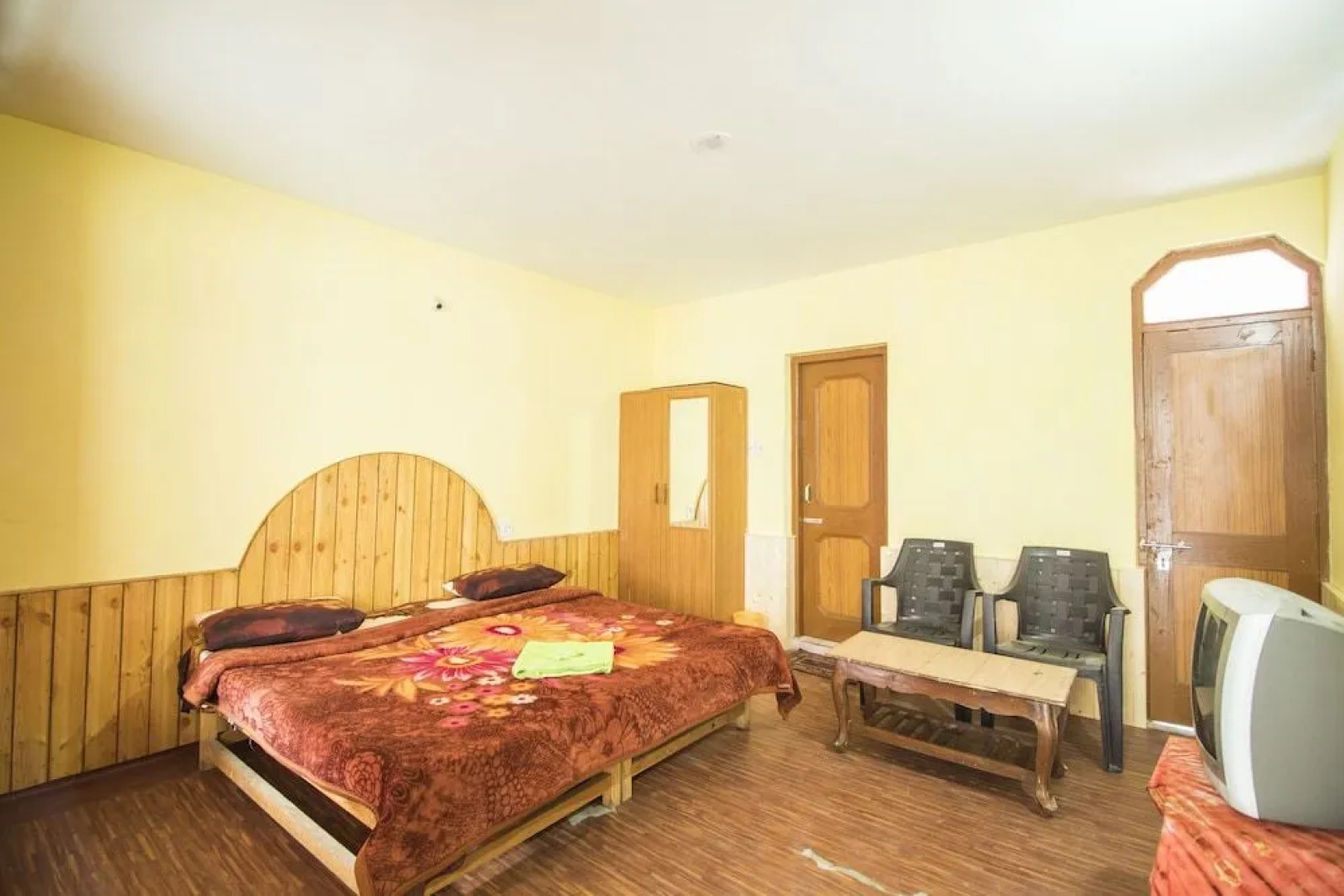 Giriraj Guest House