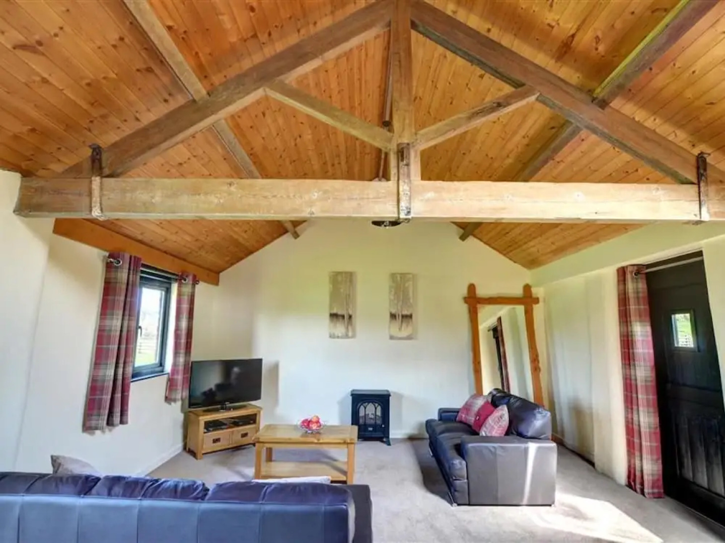 Spacious Holiday Home in Llandinam near River