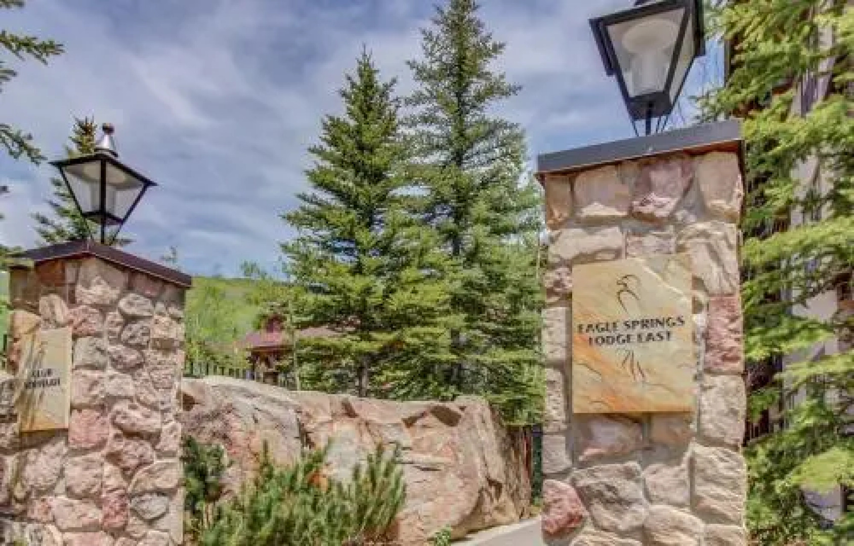 Eagle Springs East 201: Horsetail Suite