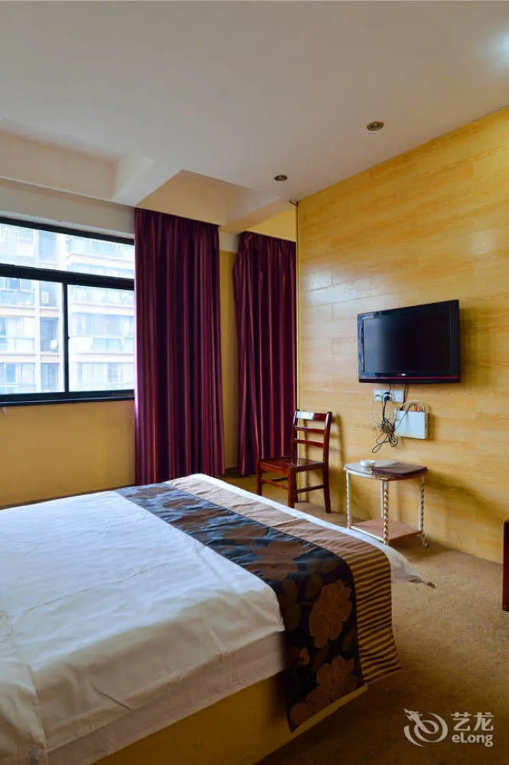 Xianning Jia Yuan Business Hotel