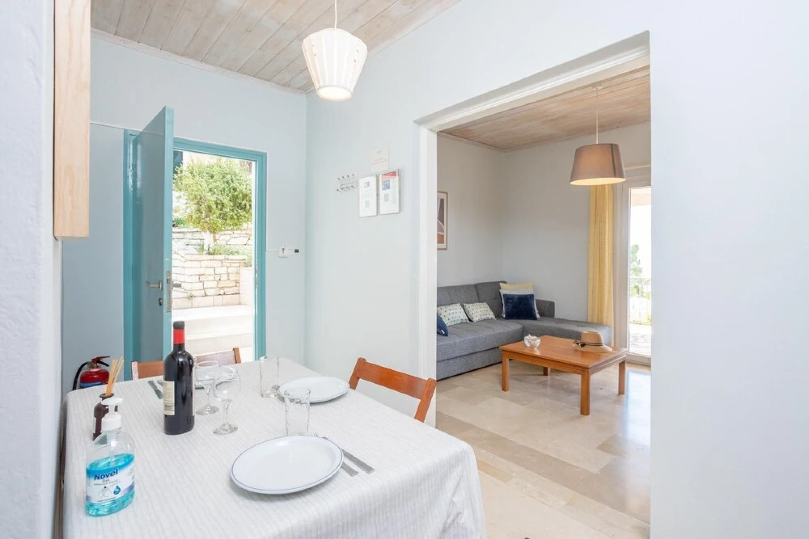 Persephone Large Private Pool Walk to Beach Sea Views A C Wifi Car Not Required - 196