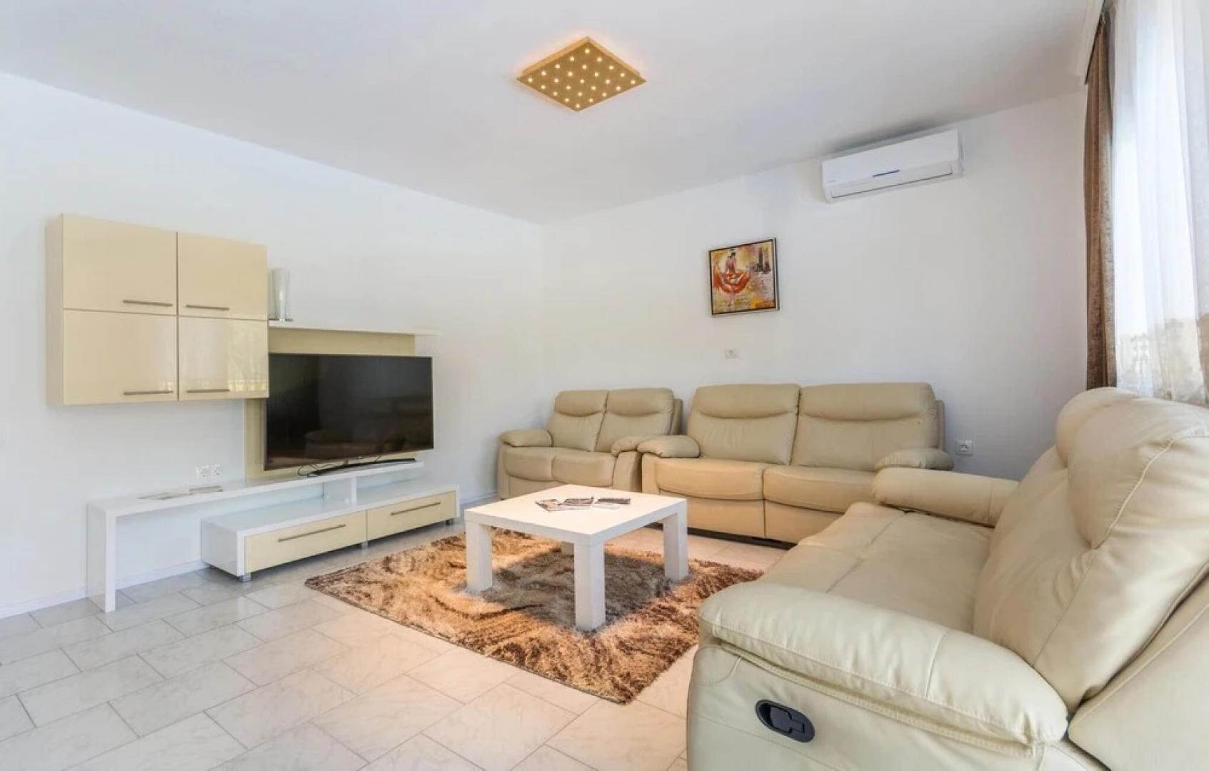 Beautiful Home in Perci With Wifi and 4 Bedrooms