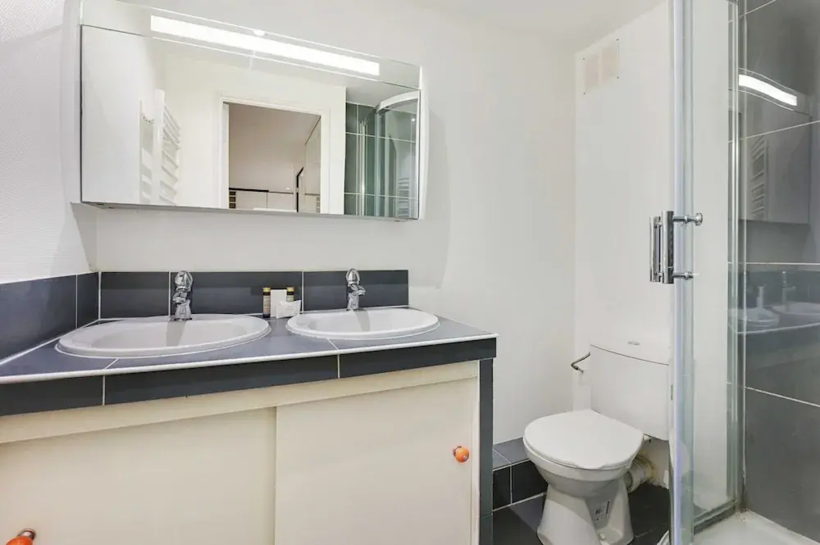 Spacious Apartment - 2br/4p- Le Kremlin-bicetre