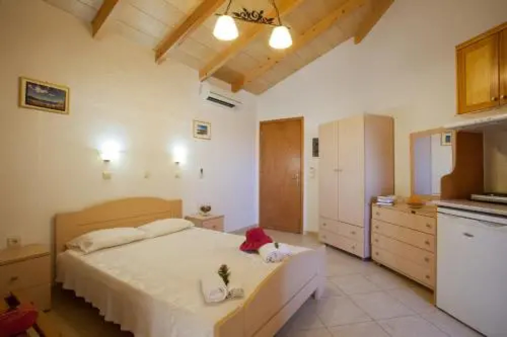 Castello Apartments & Studios