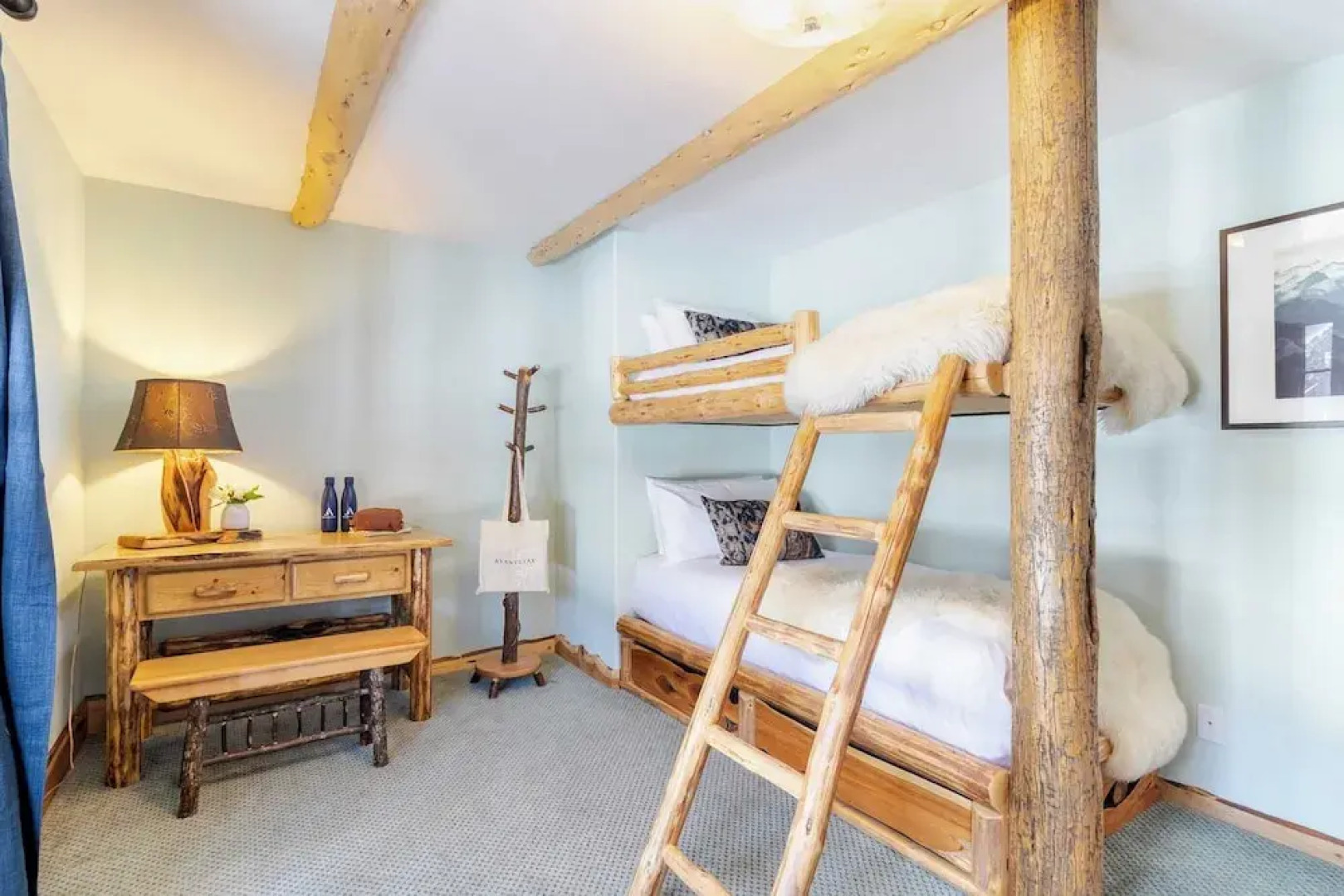 Base Camp by Avantstay Magical Cabin w/ Sauna, Hot Tub & Close to Snow & Golf