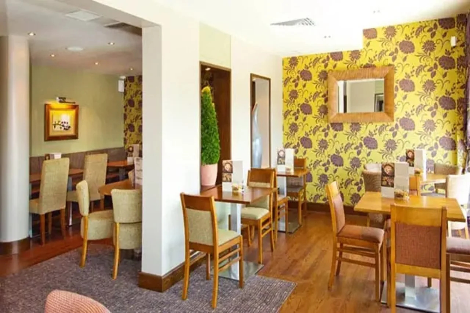 Premier Inn London Gatwick Manor Royal
