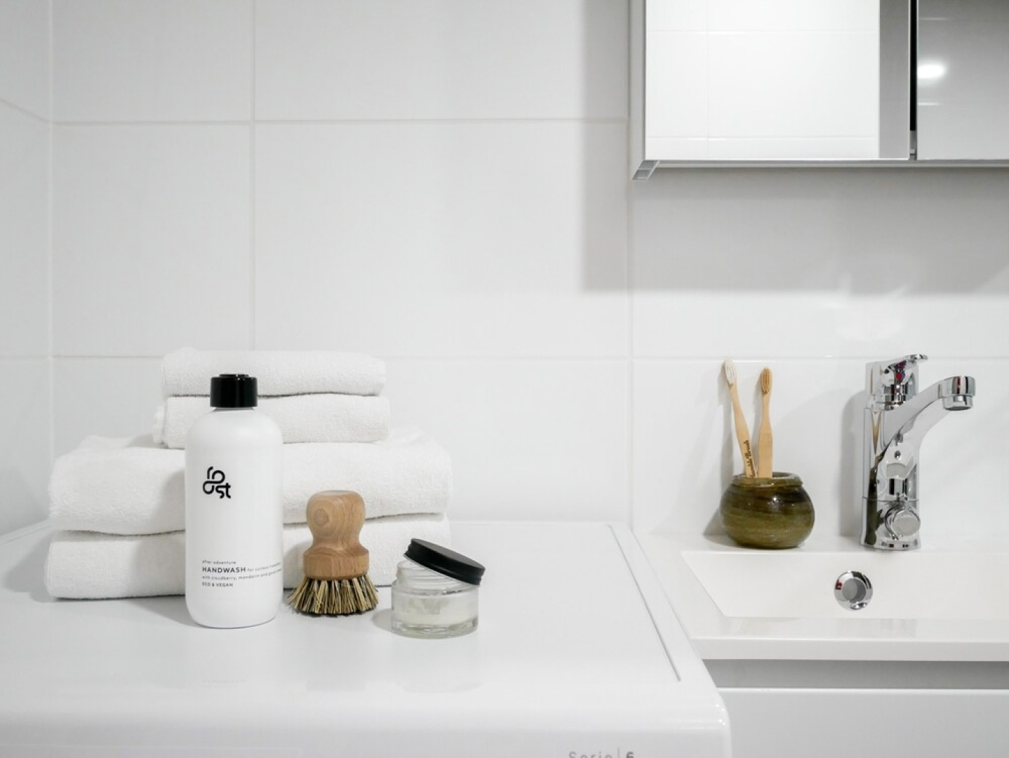 Luminous 2br with free parking & sauna