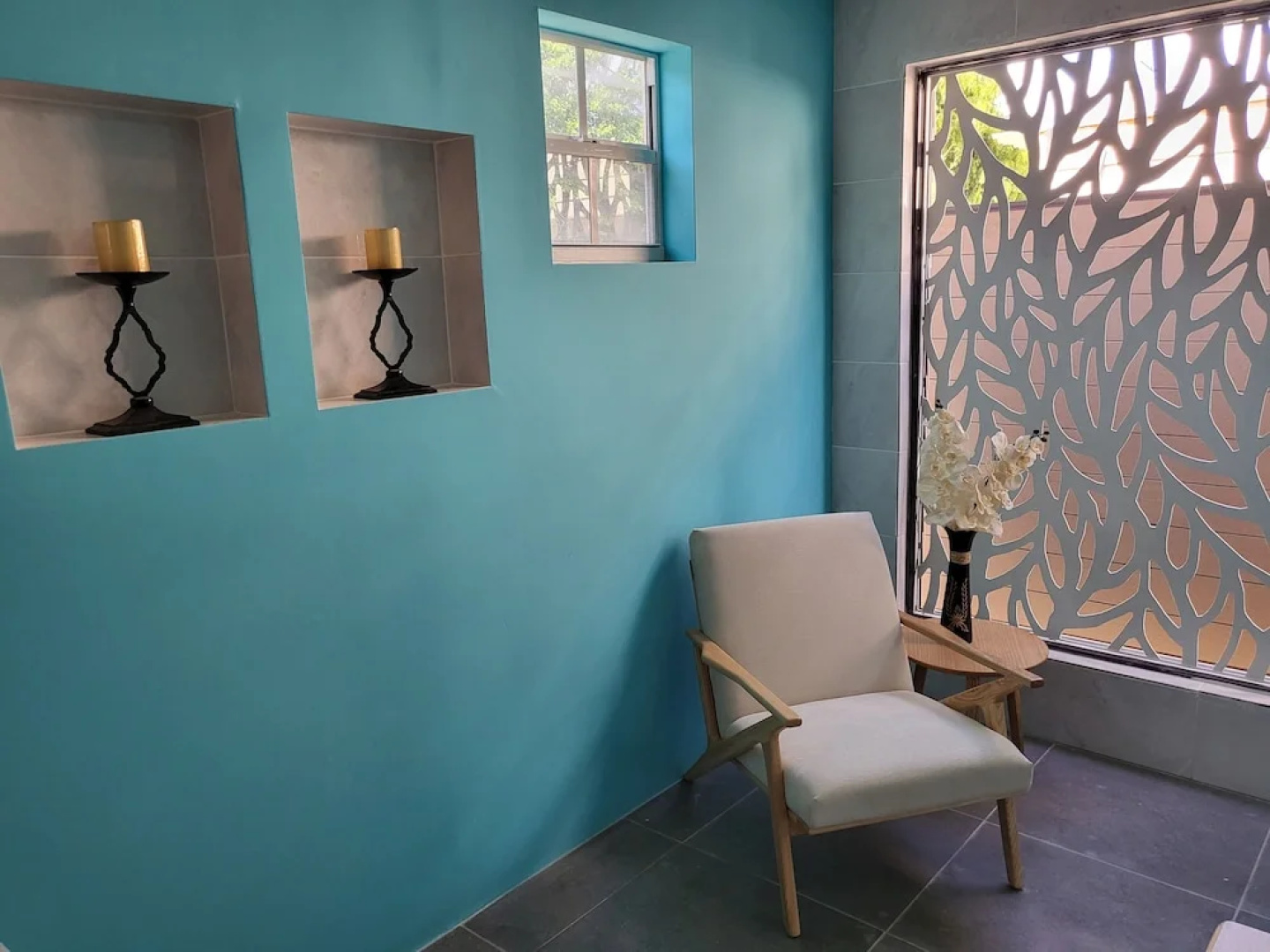 Crawlbay Suites