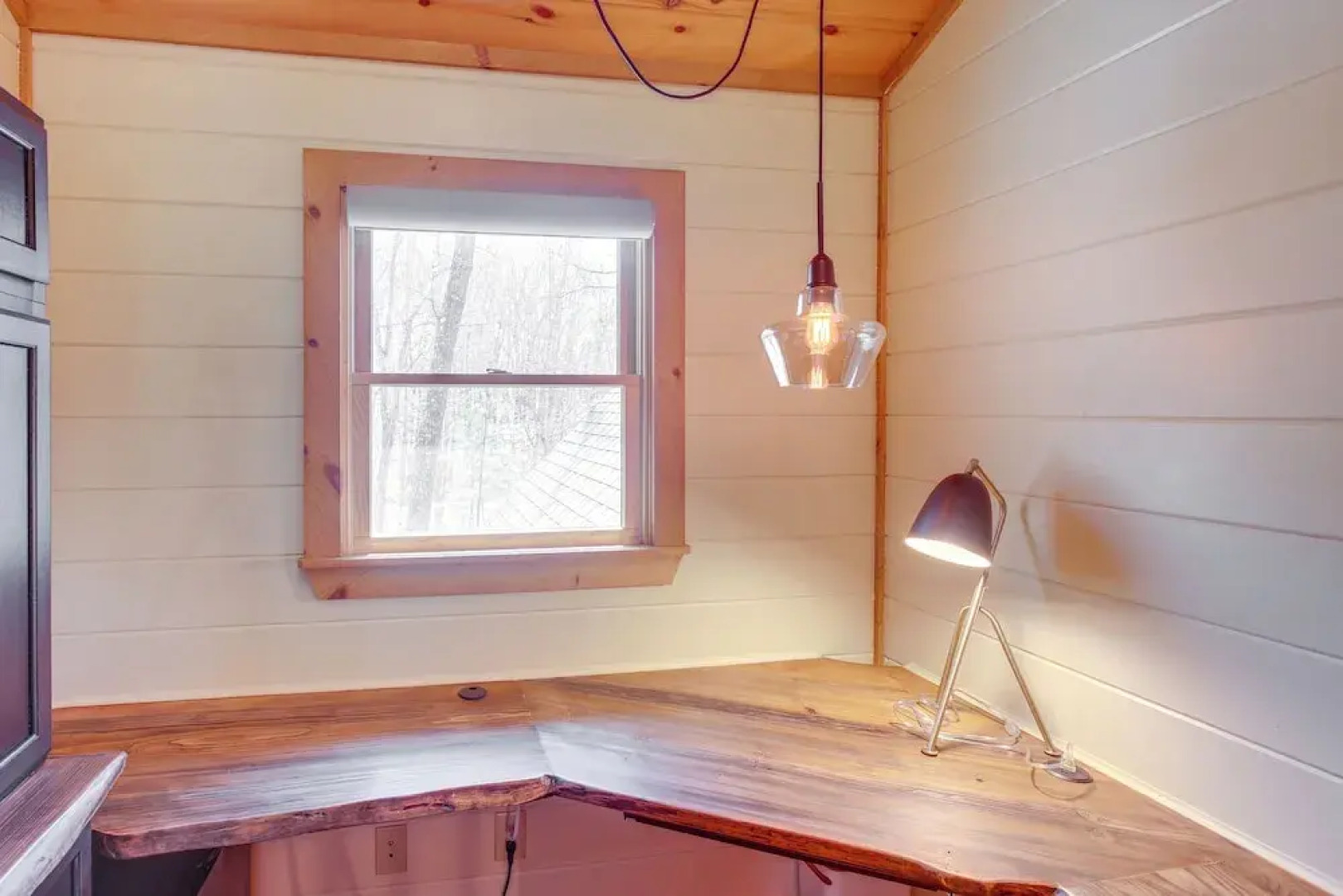 Luxury Mineral Bluff Cabin With Deck & Hot Tub!