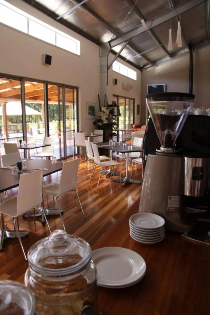 Idyllic Retreat For 4 People in Beautiful Otway Ranges, Recharge & Refresh in Hot Tub