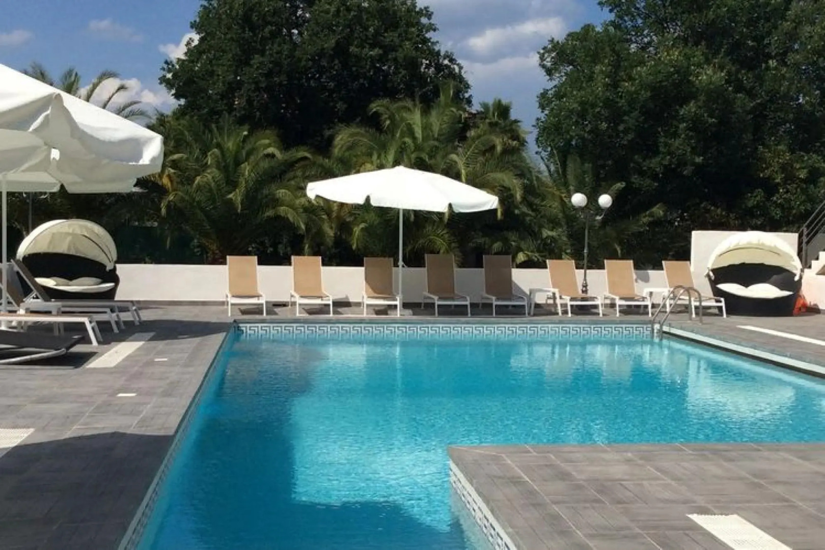 Cozy Holiday Home in Moriani-Plage in Swimming Pool