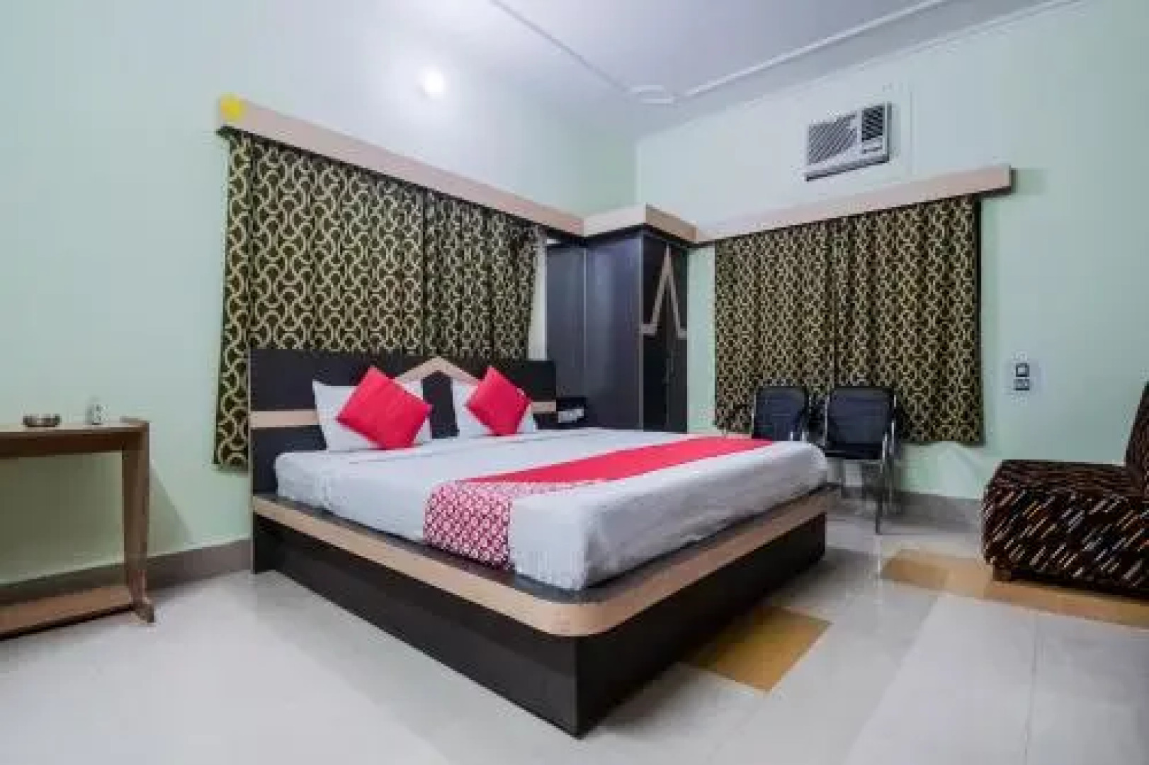 OYO 27688 Hotel Chandralok Continental