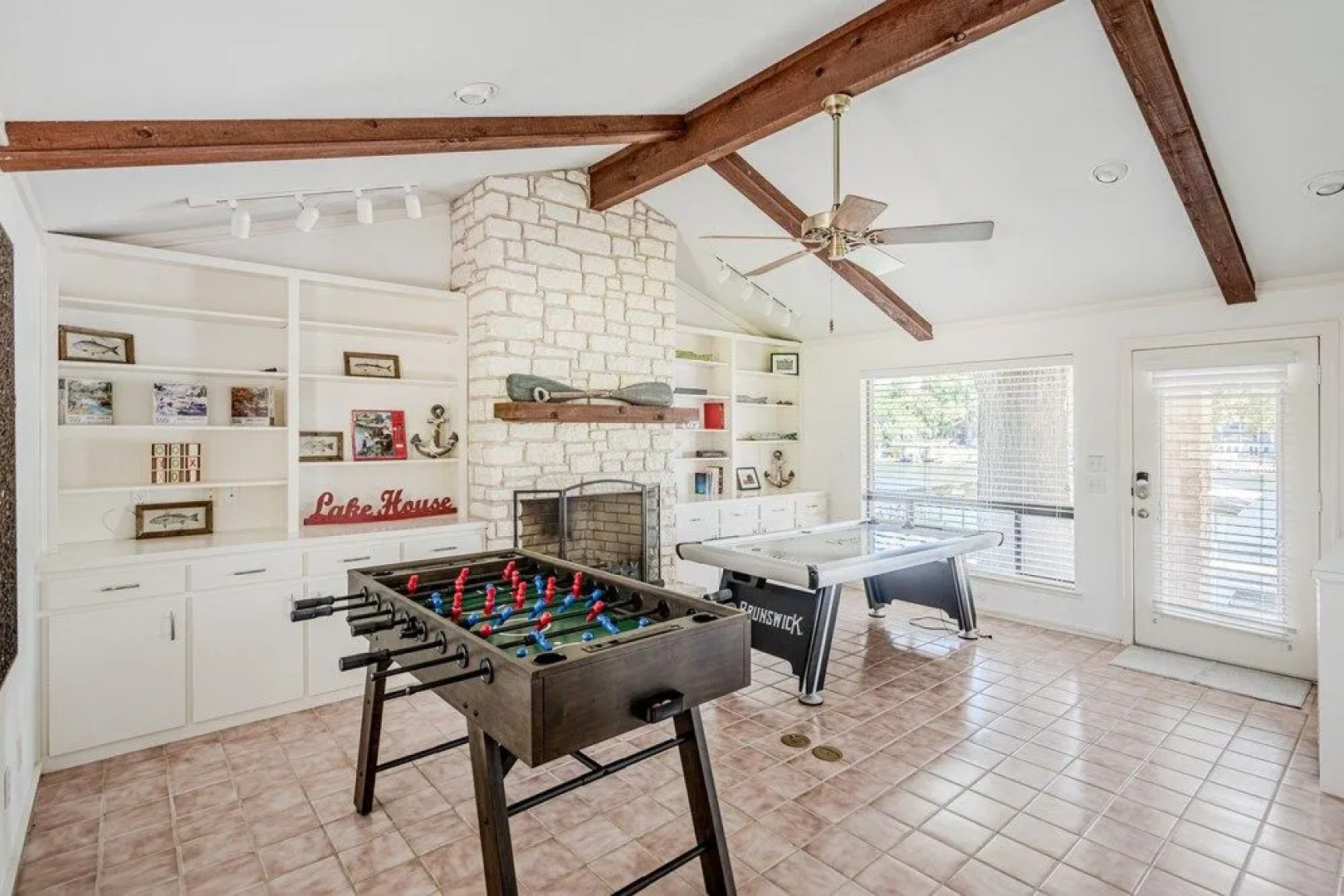 Island Paradise A Waterfront Oasis With Pool