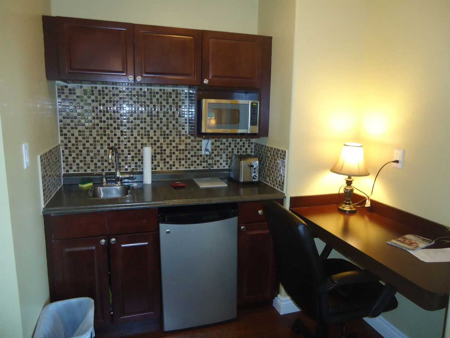 Bayside Inn & Waterfront Suites