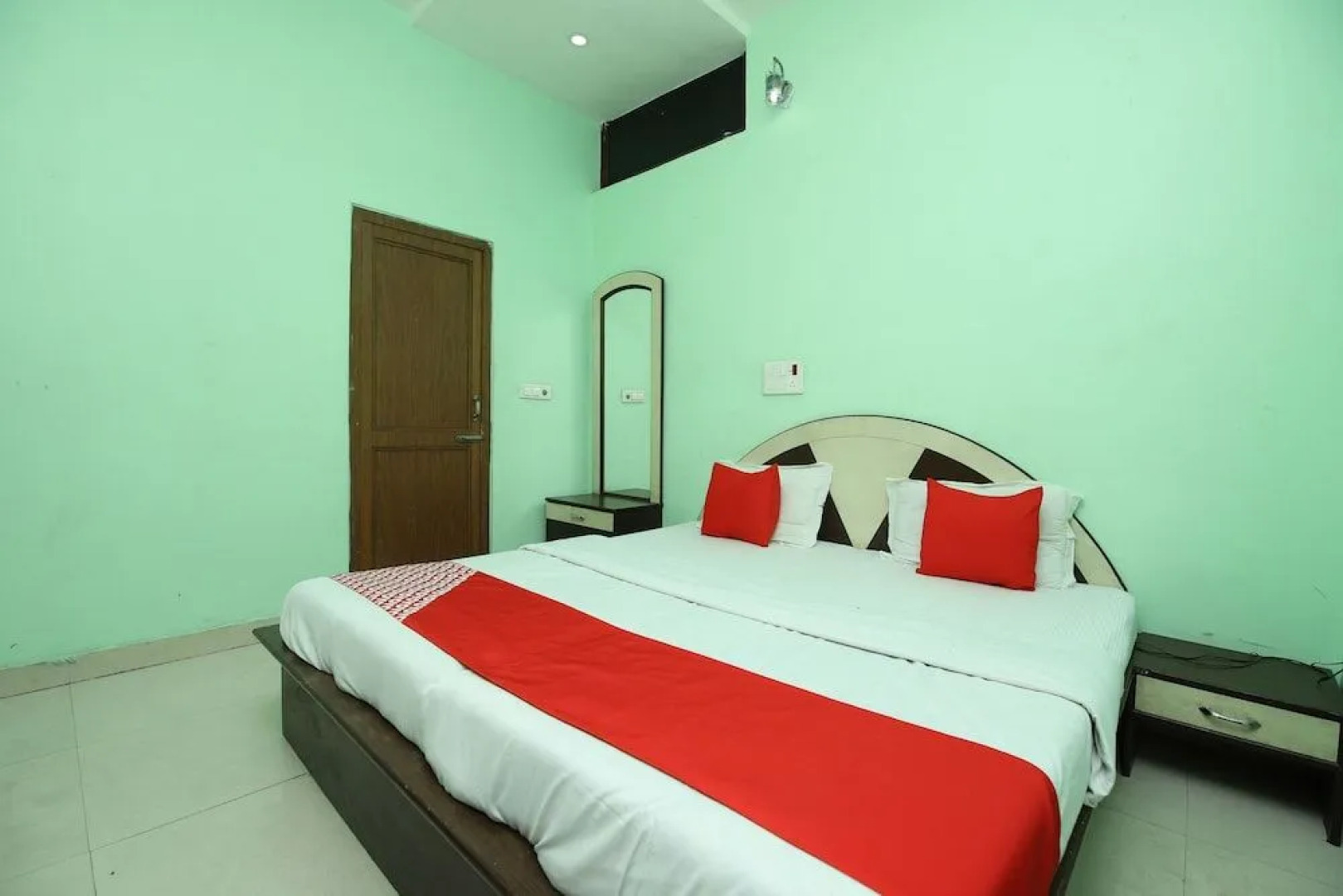 Oyo 40458 Hotel Deep Palace