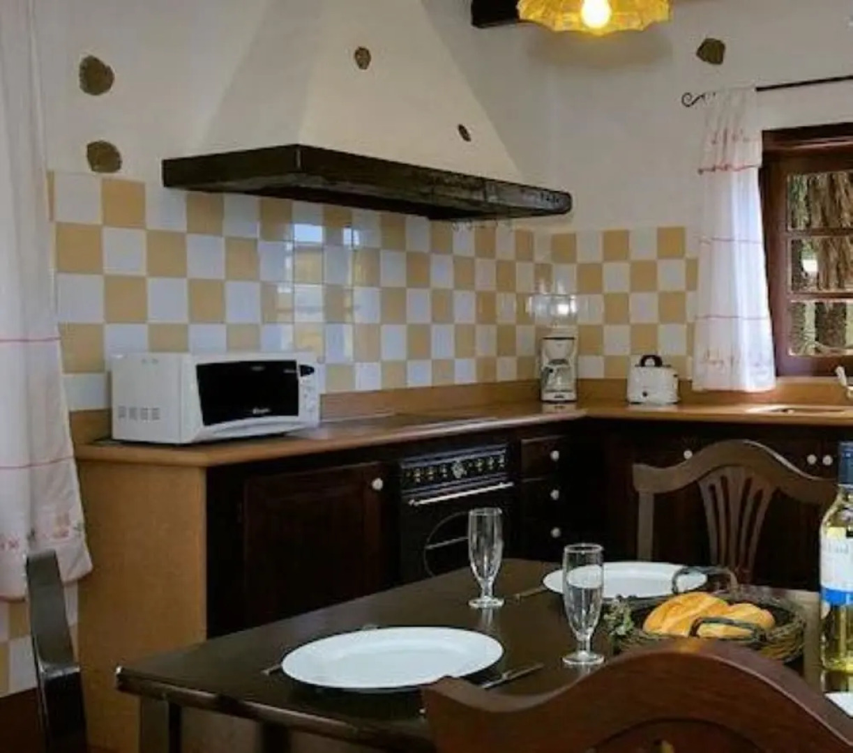 House - 2 Bedrooms with Pool - 102931