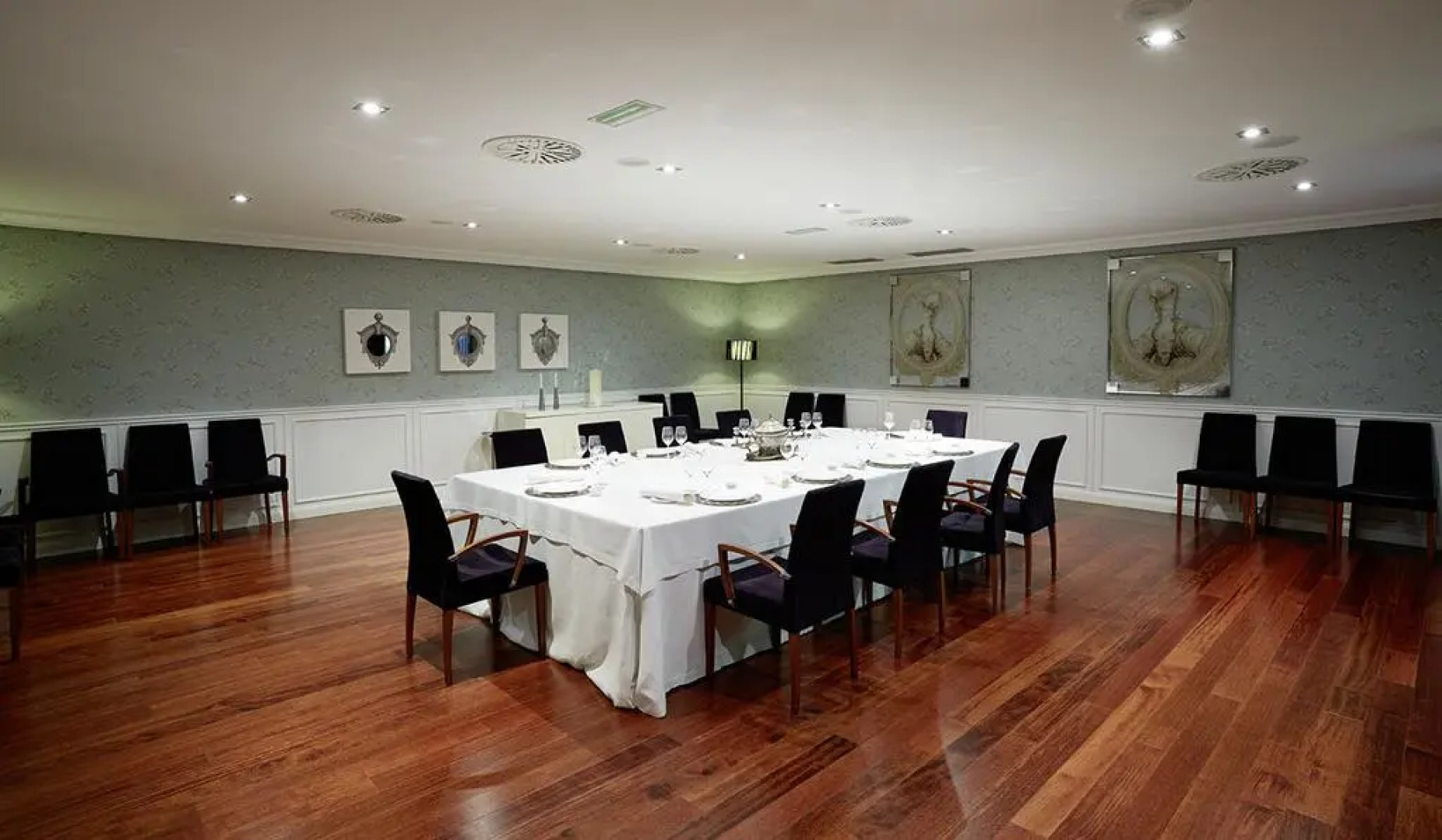 Castillo del Bosque la Zoreda