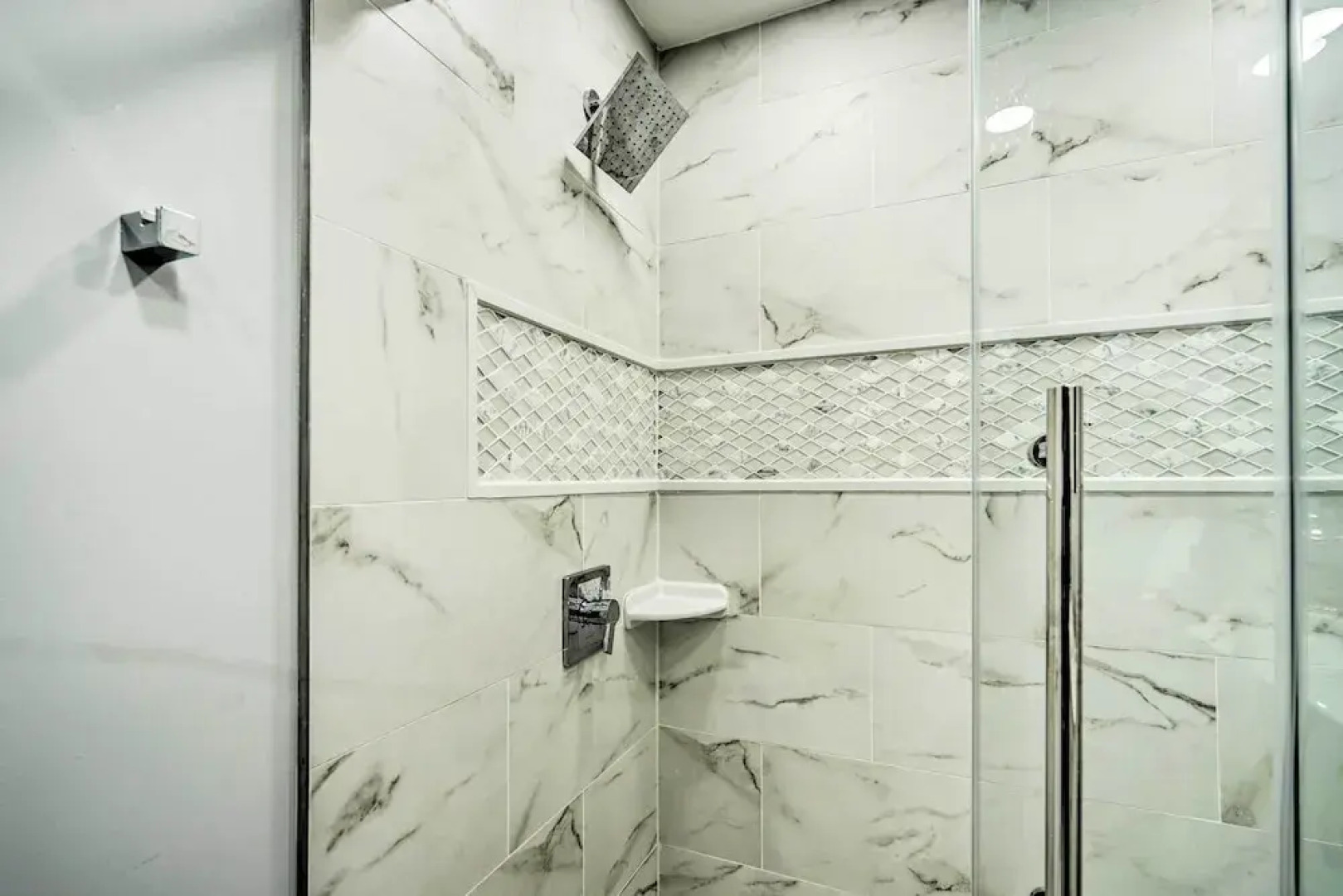 Long Branch Getaway: Grill, 1 Block to Beach!