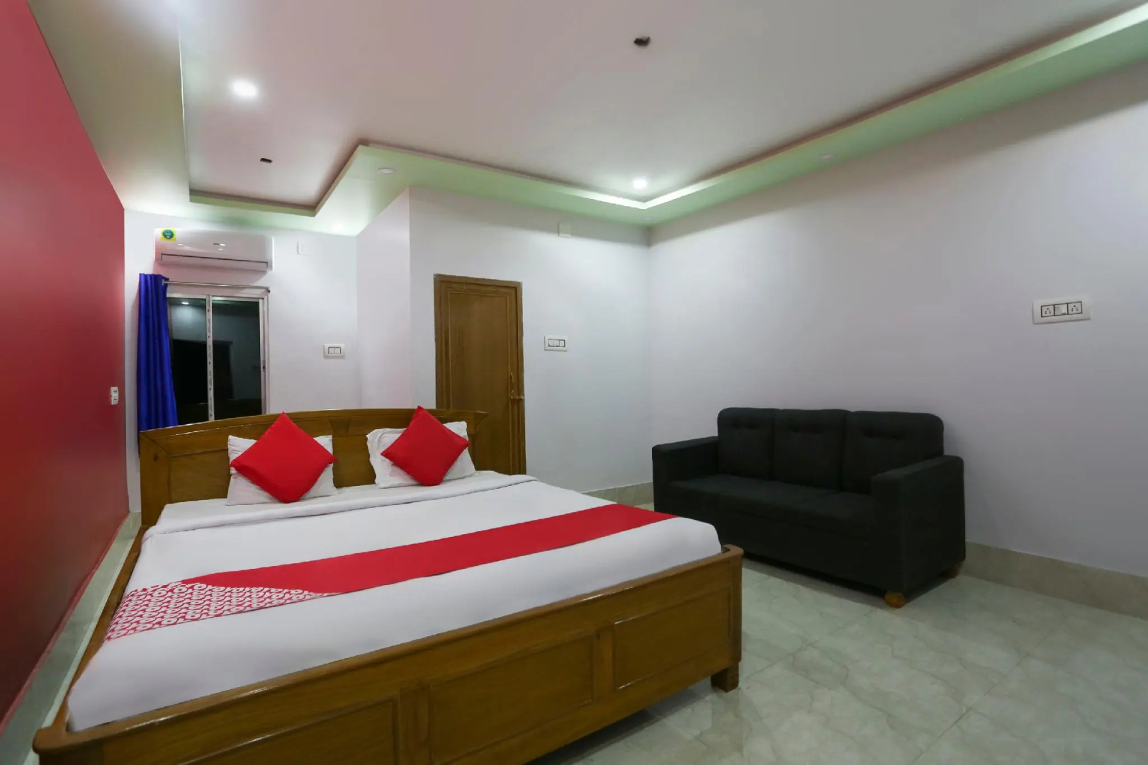 OYO 67063 Roy Villa Resort