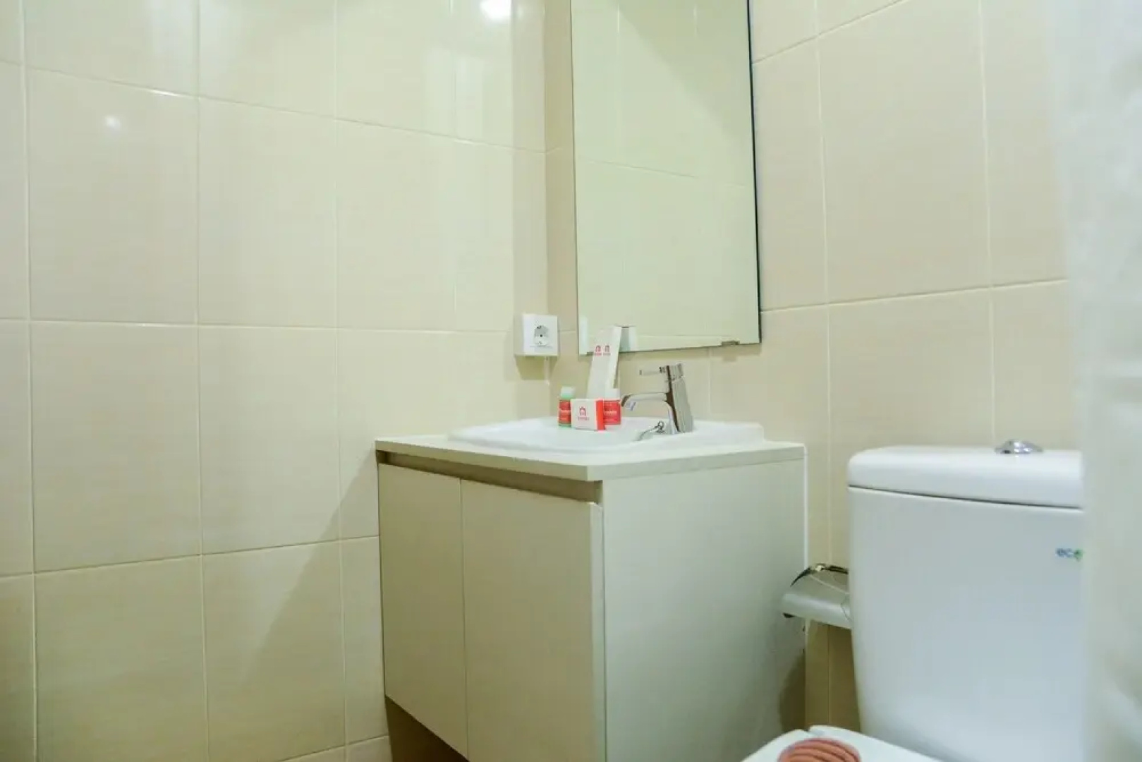 Mahogany Suites Studio Room The Oasis Apartment Cikarang
