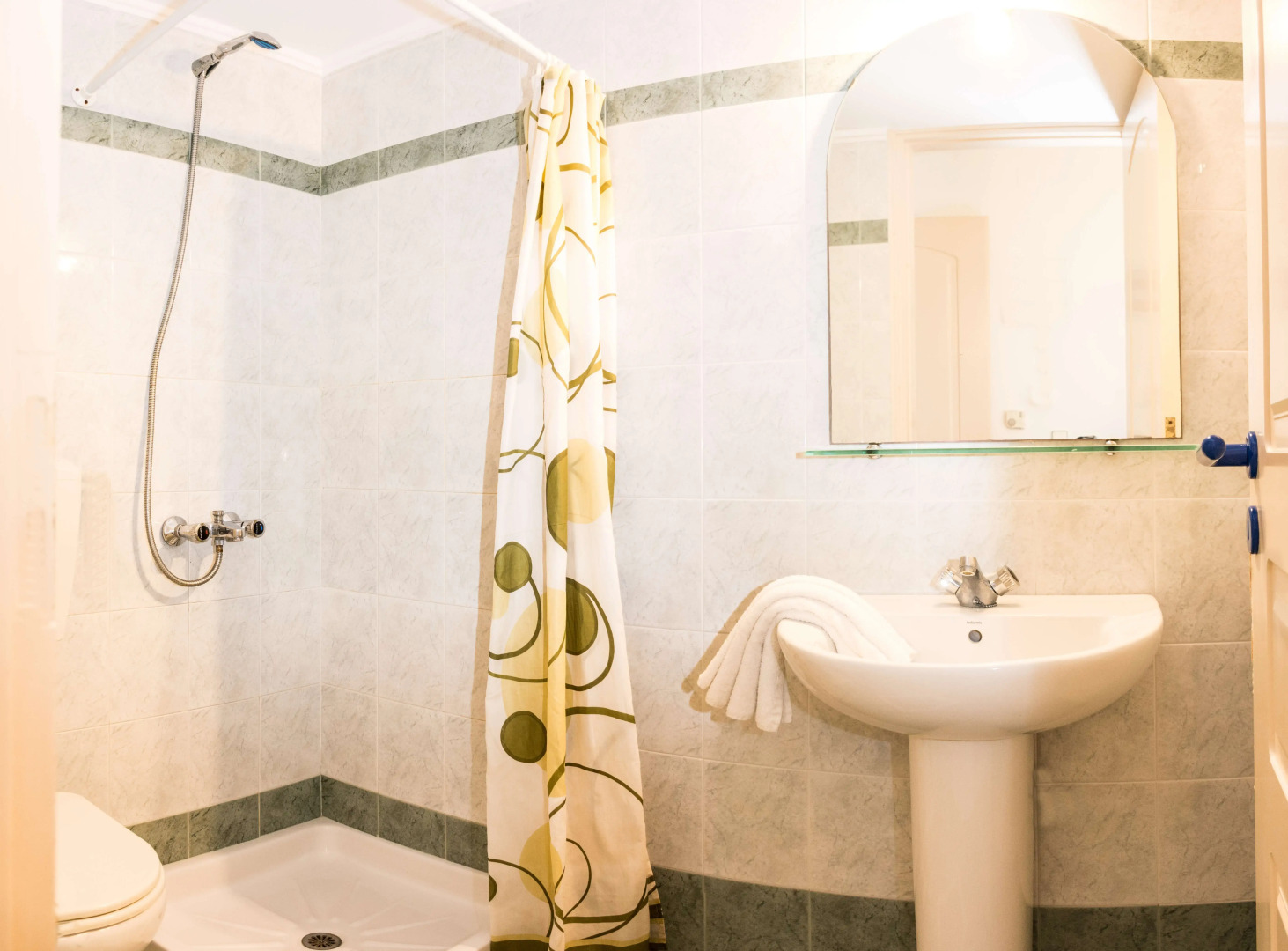 Uncle George Apartments