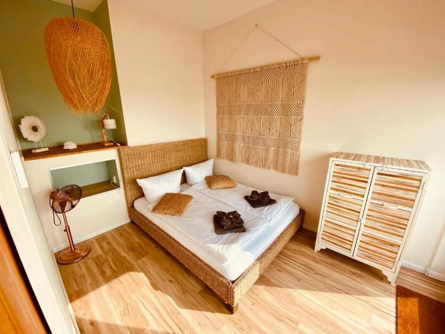 COAST HOUSE Sky Suite