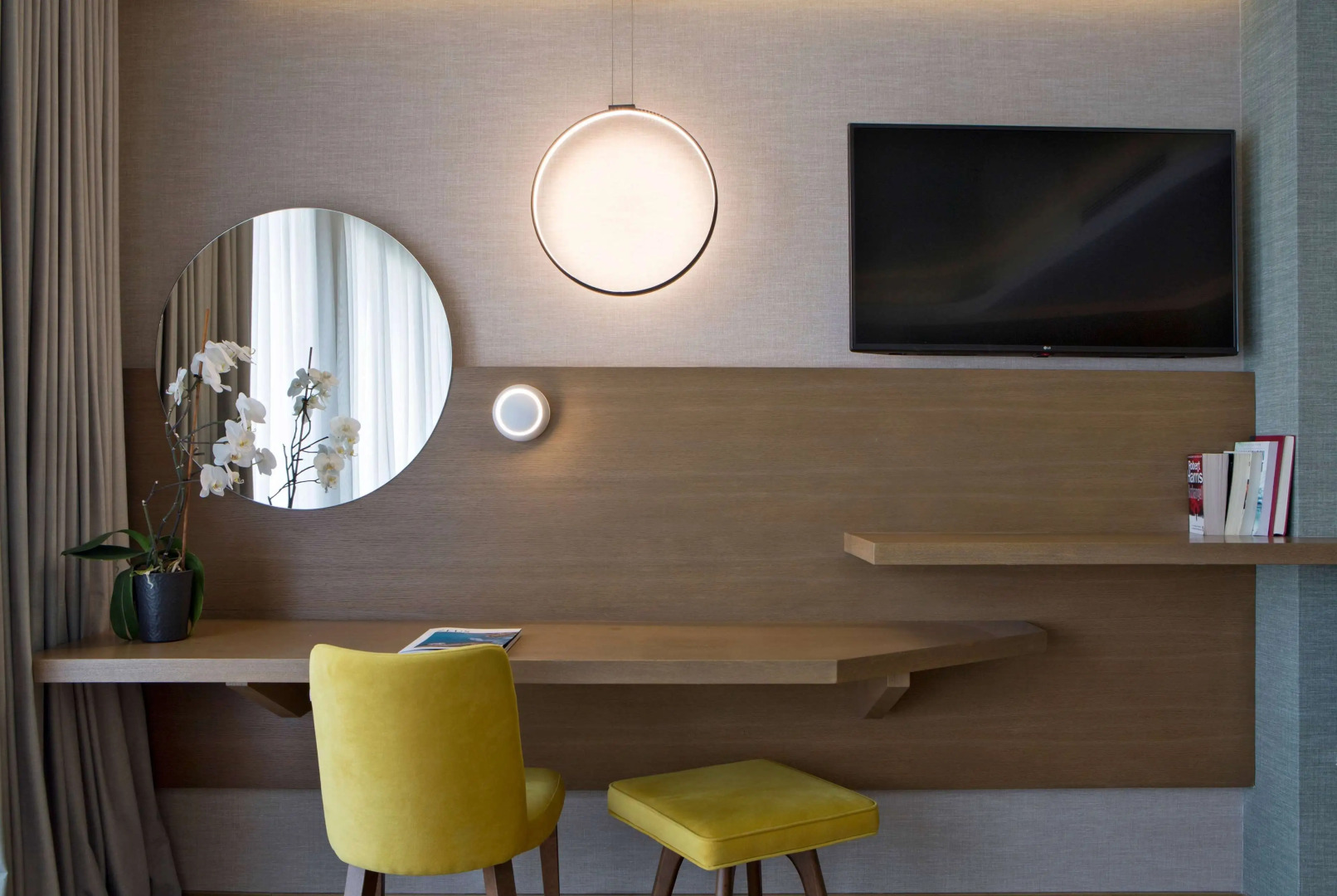 Zeus Essence Wyndham Athens Residence