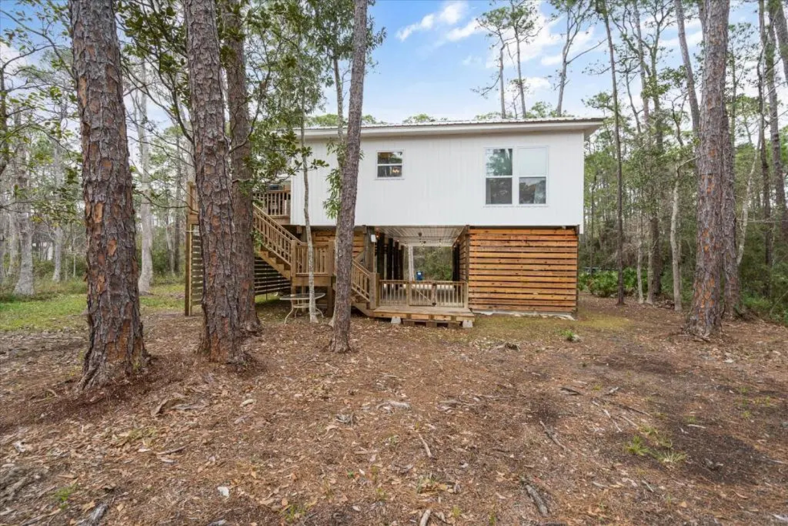 The Hummingbird House - East End Island / Pet Friendly