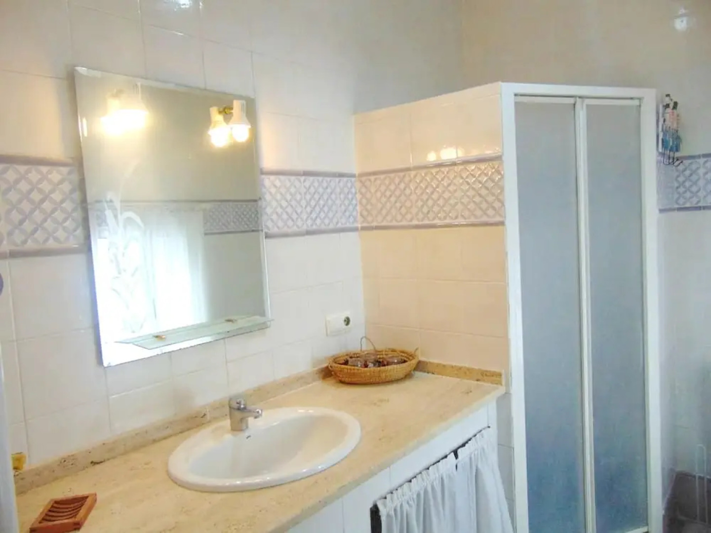 House With 4 Bedrooms in Sanlúcar la Mayor, With Enclosed Garden and Wifi