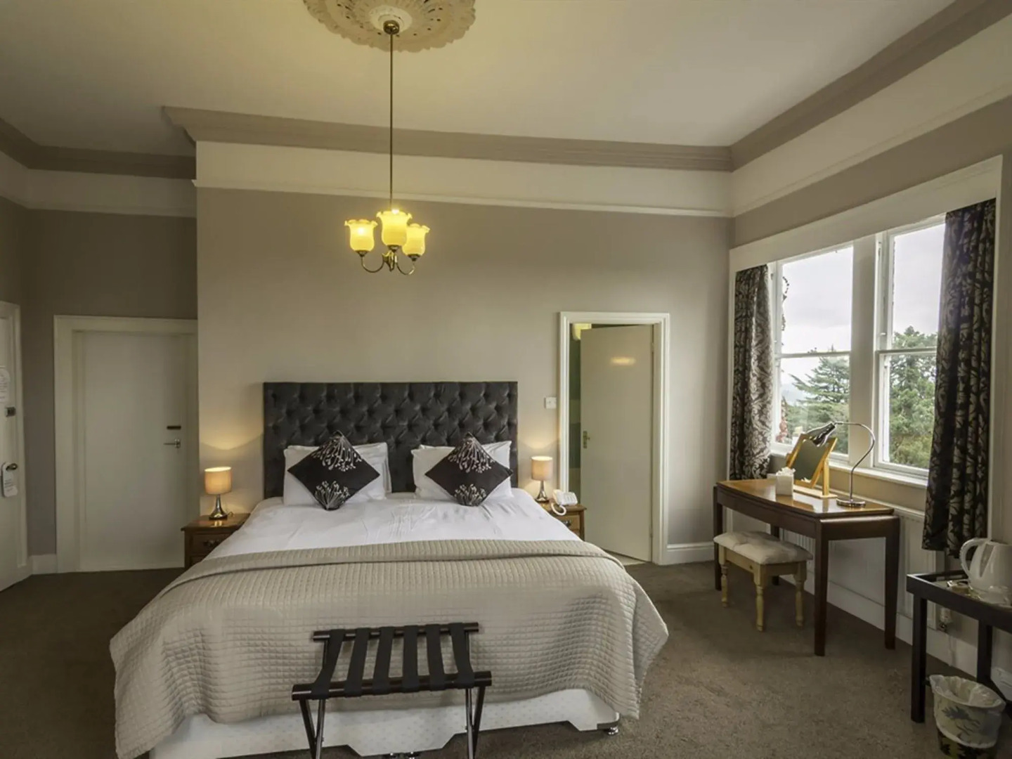 The Mount Pleasant Hotel