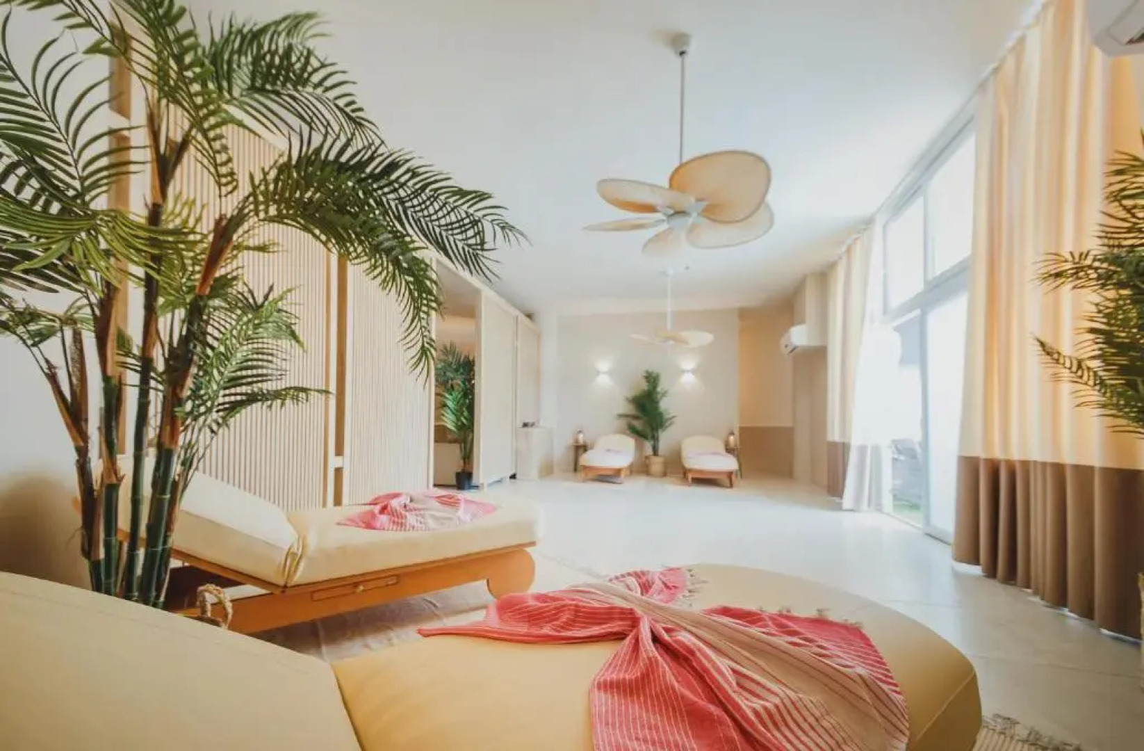 Modern Studio Sea View Apartment in Caesar Resort & Spa, Long Beach