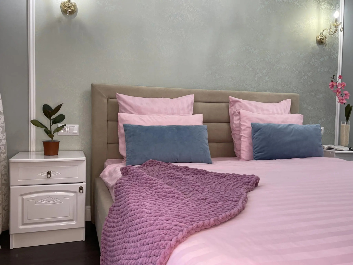 Sofi (Софи) на улице Крымской Весны 5 корпус 4