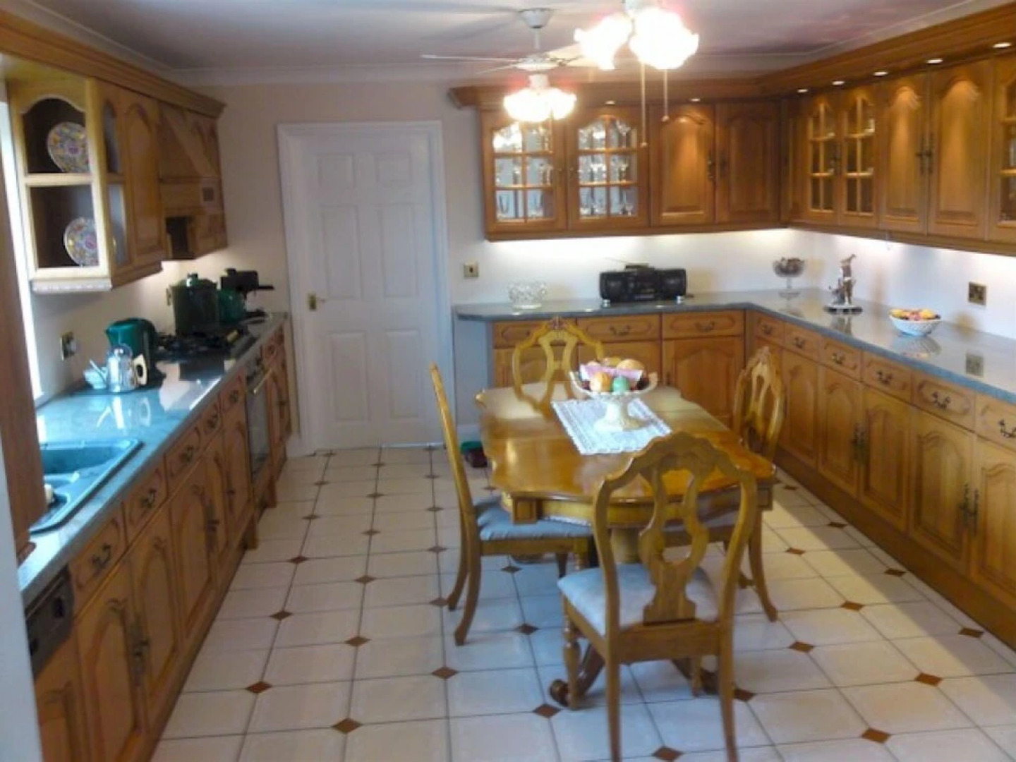 Efail Newydd Cross Inn